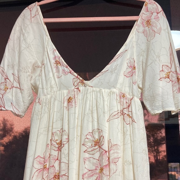 Billabong Dresses & Skirts - Billabong Floral Cream BoHo Cottagecore Maxi Dress Size Medium